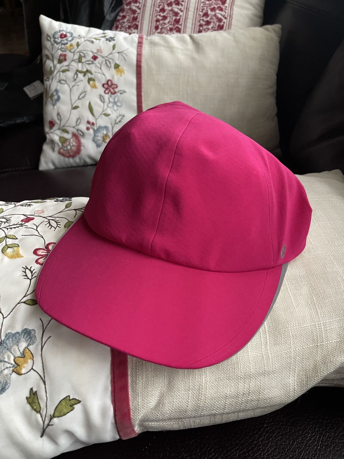 Lululemon Lululemon fast and free pony tail running hat NWT in PSNT Size ONE SIZE - 5 Thumbnail