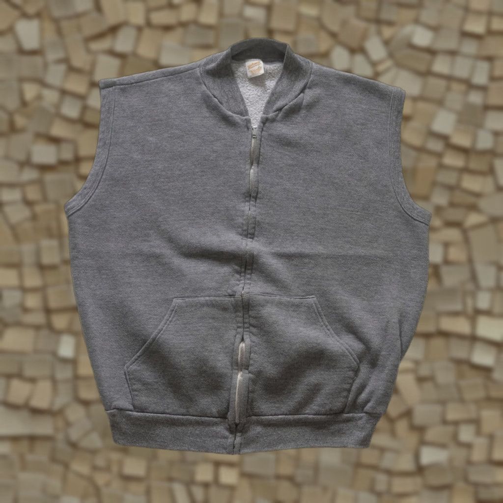 Vintage VINTAGE Sportswear Sweatshirt Crew Neck Sleeveless Gray USA Made Active 80s 70s L Men Size US L / EU 52-54 / 3 - 1 Thumbnail