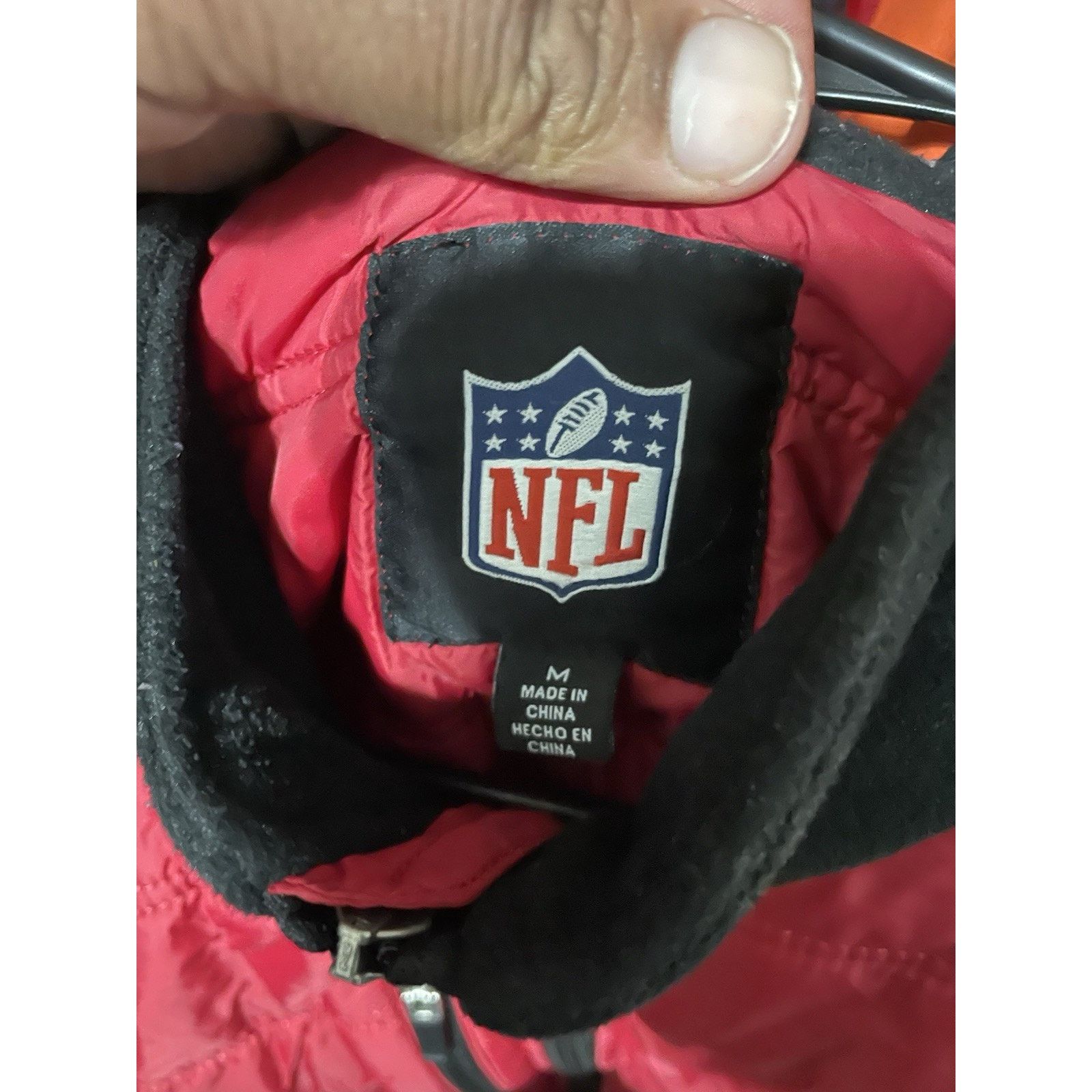 NFL Size M- Atlanta Falcons NFL Men’s Red Full Zip Puffer Jacket Size US M / EU 48-50 / 2 - 3 Thumbnail