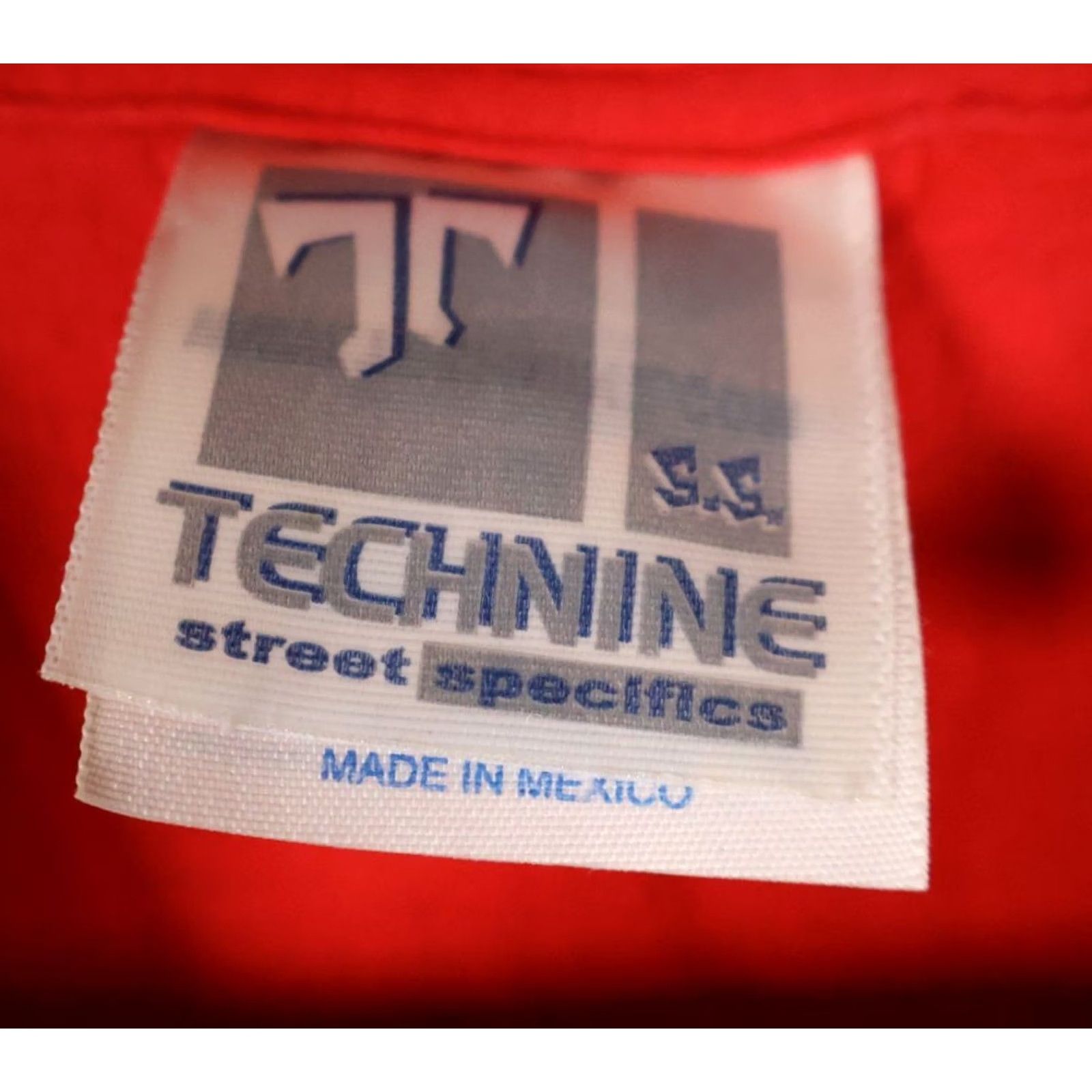 Vintage VTG Technine T-Shirt Red Men's XL Outdoor Graphic Print Crew Neck Short Sleeve Summer Spring Fall Winter 2000s Mens Size US XL / EU 56 / 4 - 3 Thumbnail
