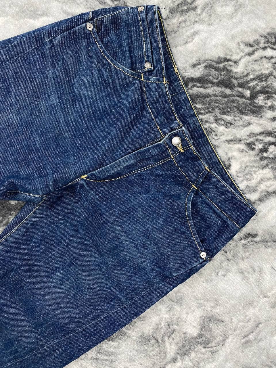 Levi's Vintage Levi’s Engineered Twisted Seams Cinch Denim Jeans Size US 27 - 8 Thumbnail
