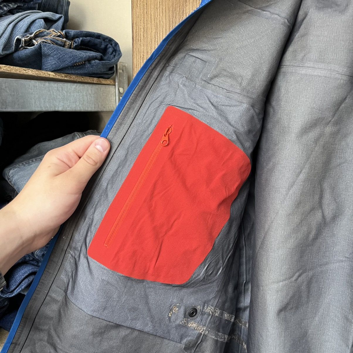 Arc'teryx Men's Arcteryx Beta Gore-Tex Jacket Size US M / EU 48-50 / 2 - 15 Thumbnail