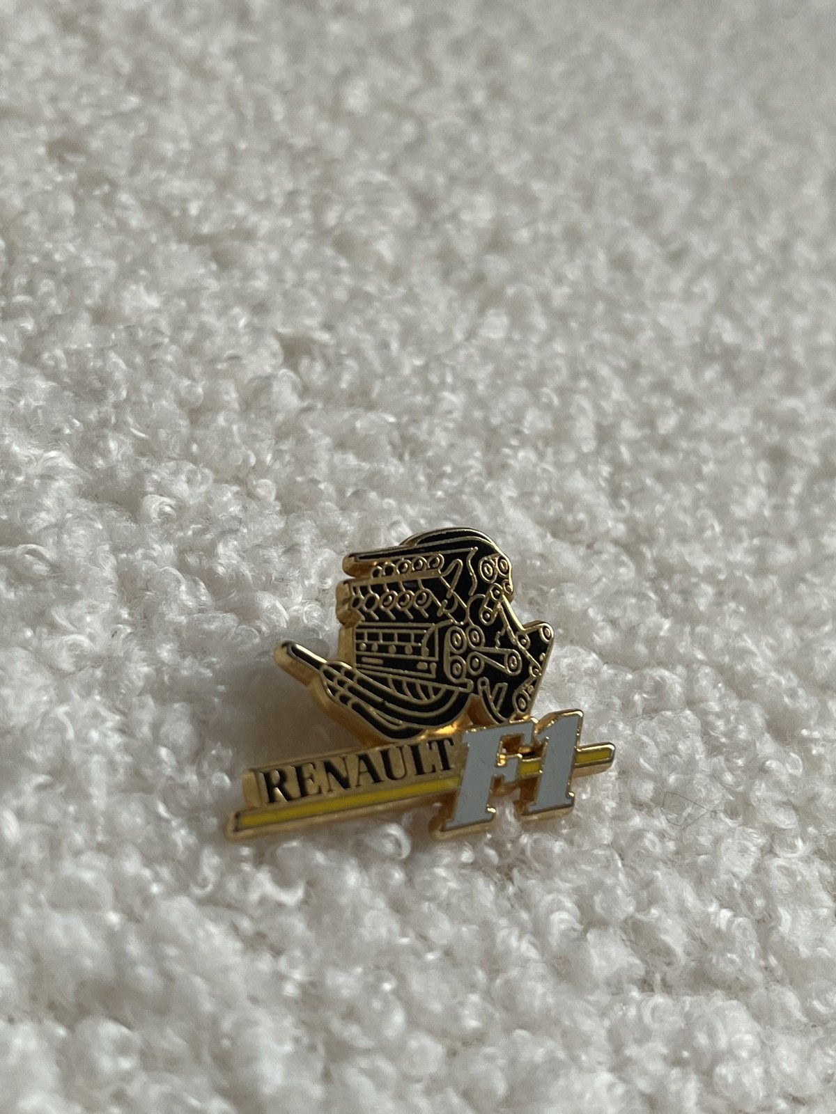 Formula 1 Renault F1 vintage pin Size ONE SIZE - 2 Thumbnail