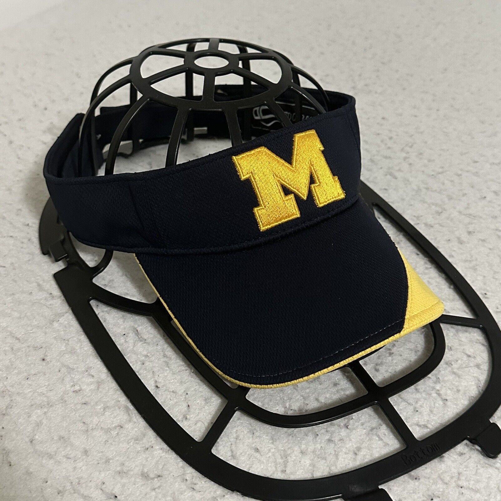 Other University Of Michigan Wolverine OSFA Blue Yellow Visor Hat Size ONE SIZE - 1 Thumbnail
