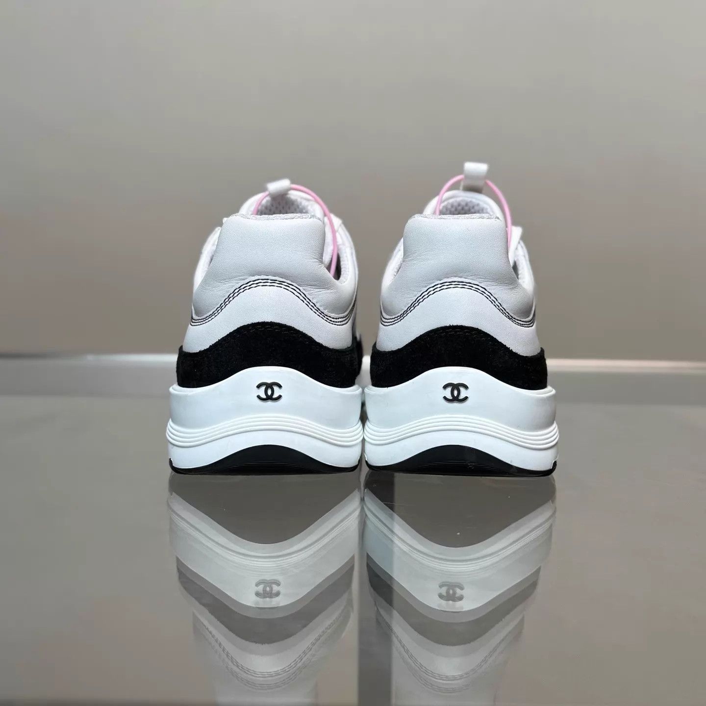 Chanel CHANEL 26S Panda Colorway Sneakers 38 Size US 7.5 / IT 37.5 - 3 Thumbnail