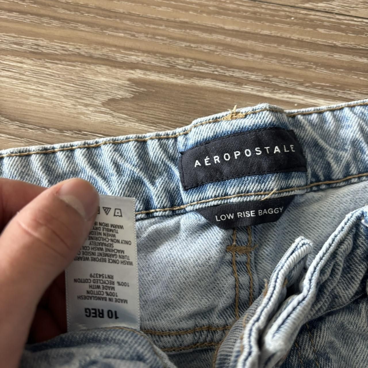 Aeropostale Crazy Vintage Y2K/2000s Aeropostale Light Wash Low Rise Baggy Denim Jeans! 33x31 Size US 33 - 8 Thumbnail