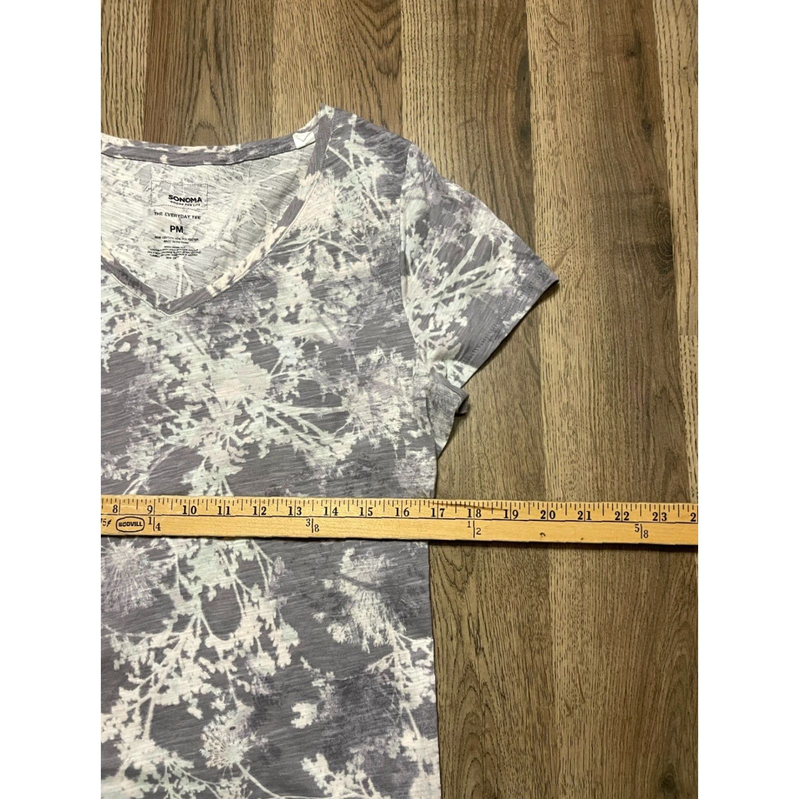Vintage Sonoma Shirt Women's Petite Medium White Grey Flora V-neck The Everyday Tee Size M / US 6-8 / IT 42-44 - 6 Thumbnail