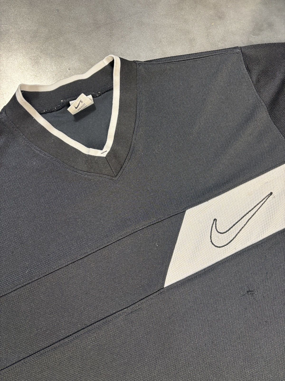 Nike 1990s Vintage Nike Active Shirt Shortsleeve Swoosh Warmup L Size US L / EU 52-54 / 3 - 10 Thumbnail