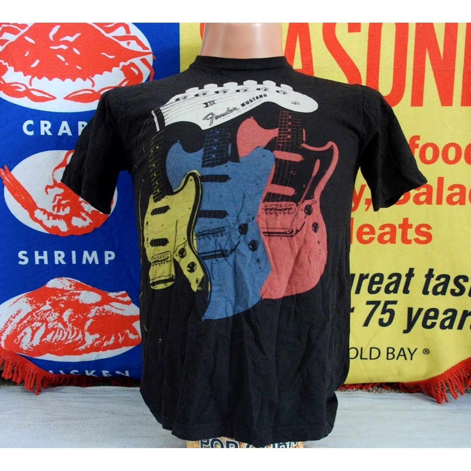 Fender VINTAGE Fender Mustang Guitar graphic T-Shirt Mens M Black Cotton Slim Adult Medium Rock Music Band 2000s Size US M / EU 48-50 / 2 - 2 Thumbnail