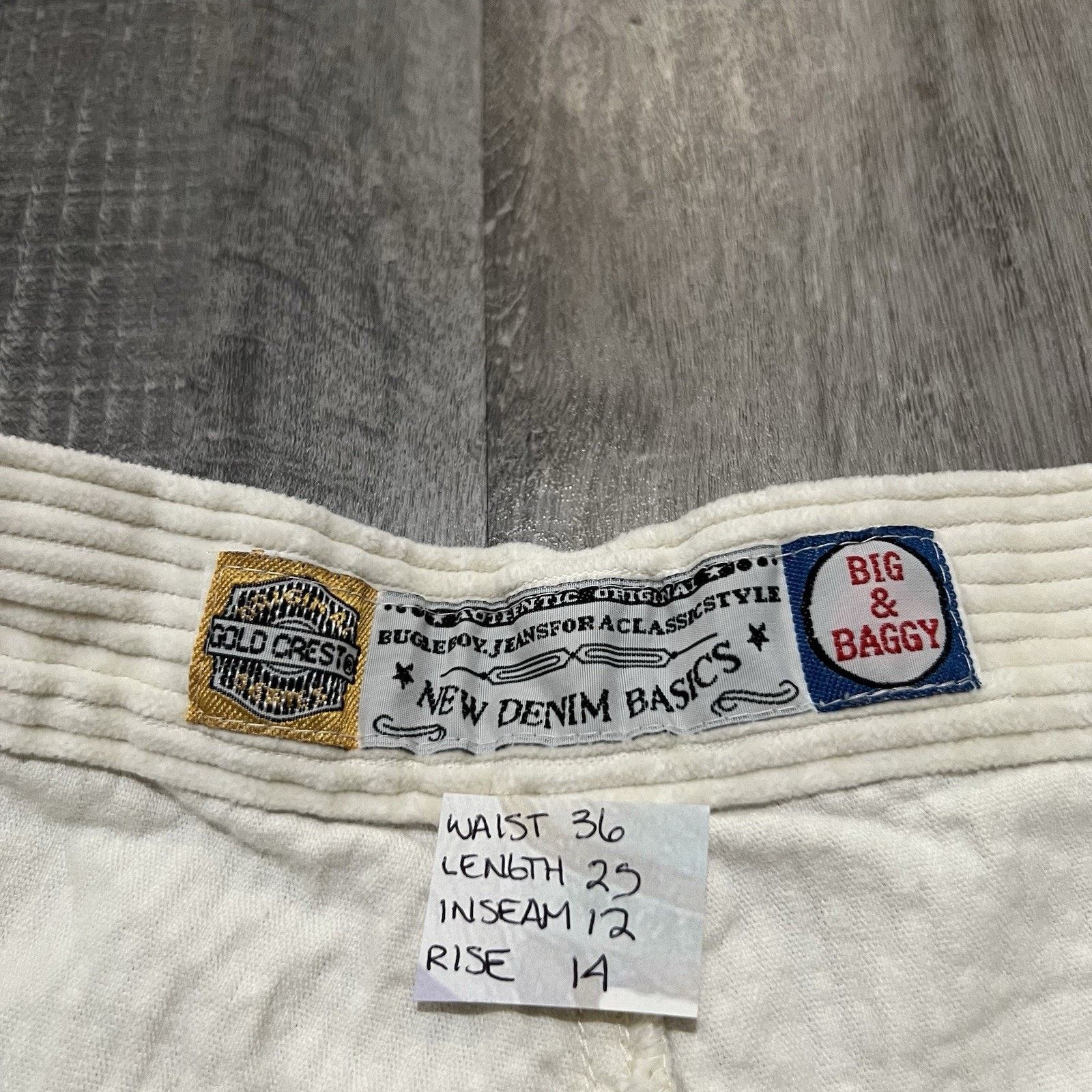 Bugle Boy VTG Bugle Boy Big & Baggy White Corduroy Gold Crest Shorts Size 36" / US 14 / IT 50 - 5 Thumbnail