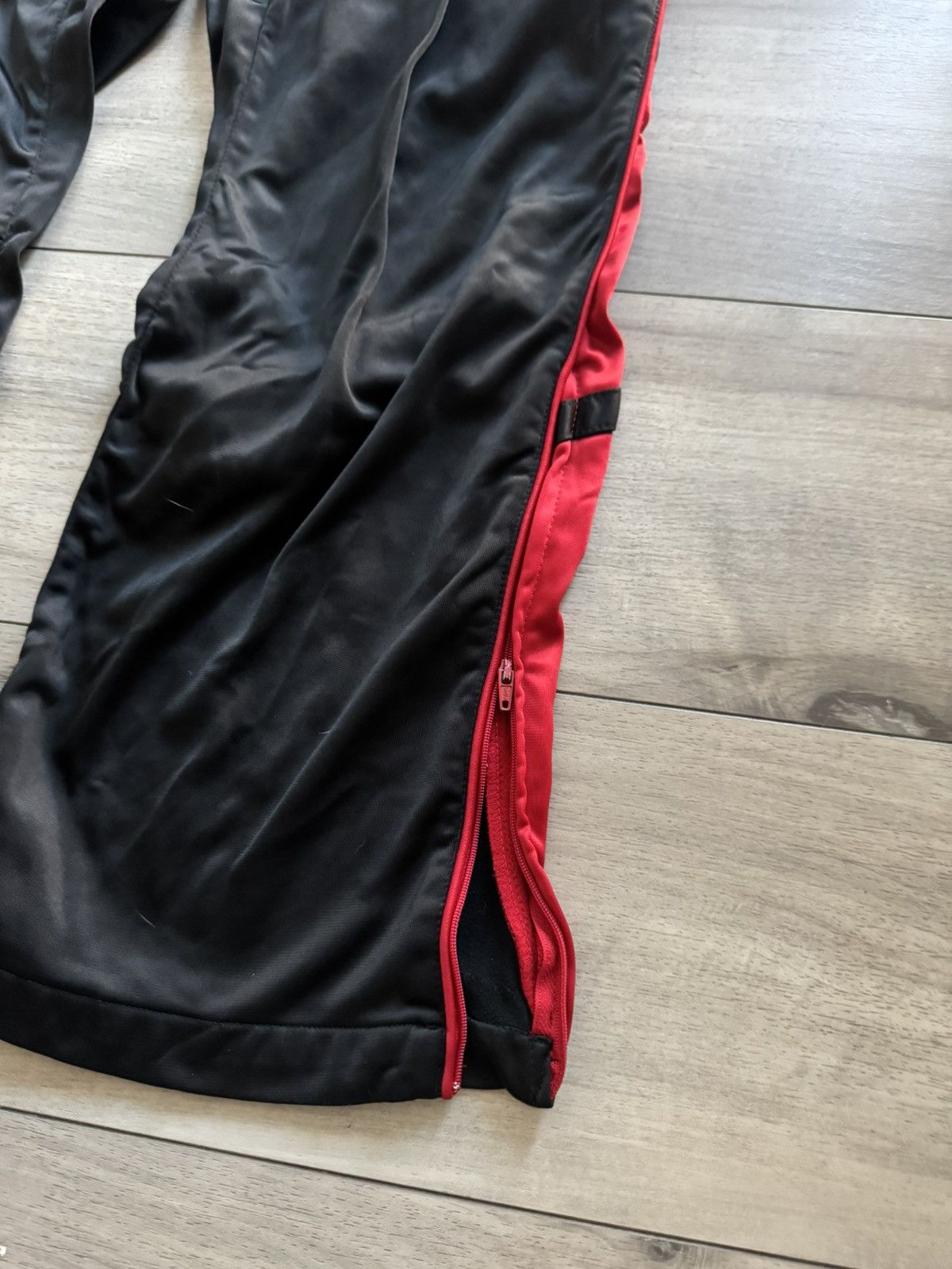 Vintage Cool red striped gym sweats Size US 32 / EU 48 - 3 Thumbnail