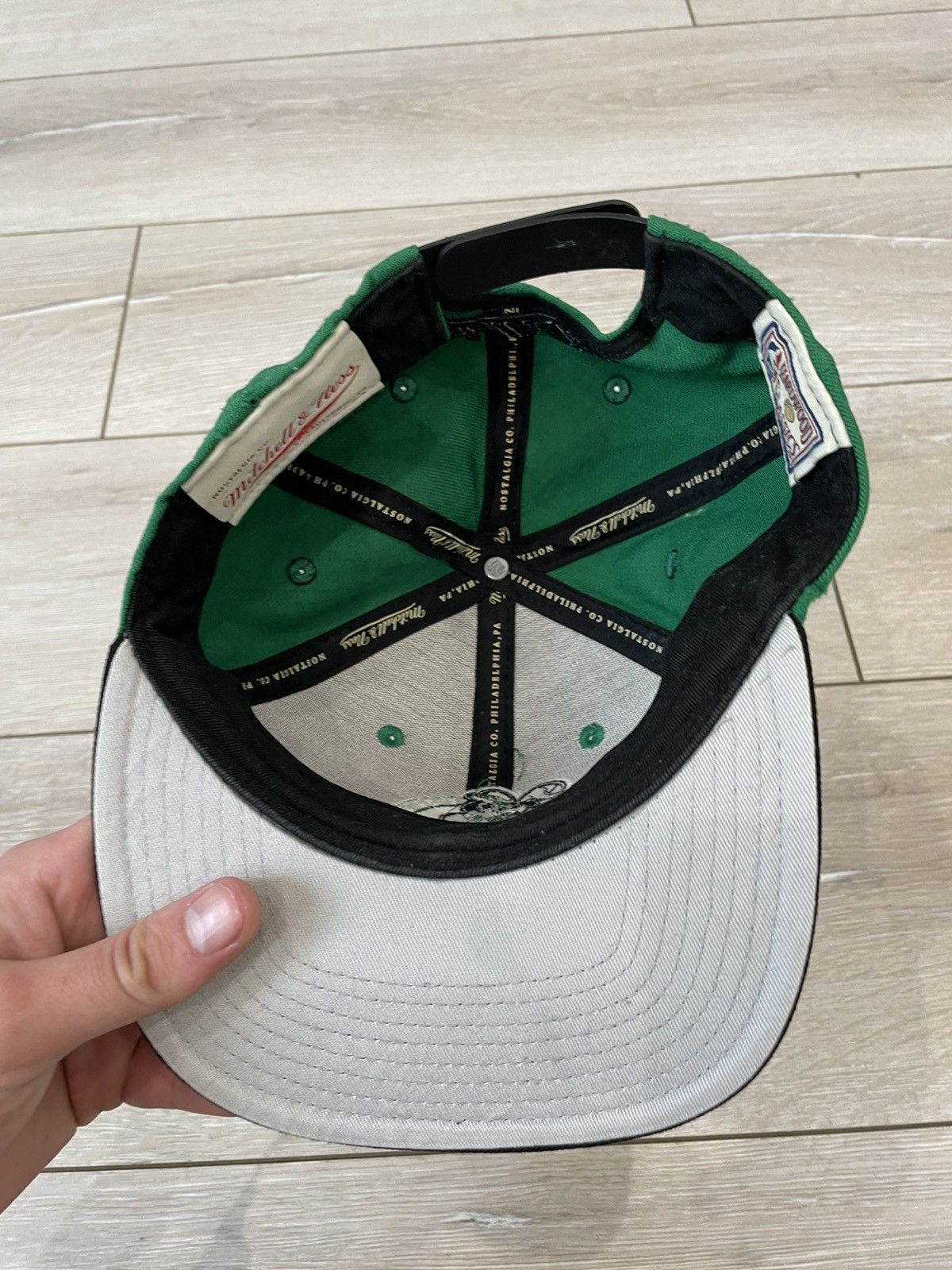 NBA × Vintage Vintage Celtic Boston Mitchell&Ness cap Size ONE SIZE - 6 Thumbnail