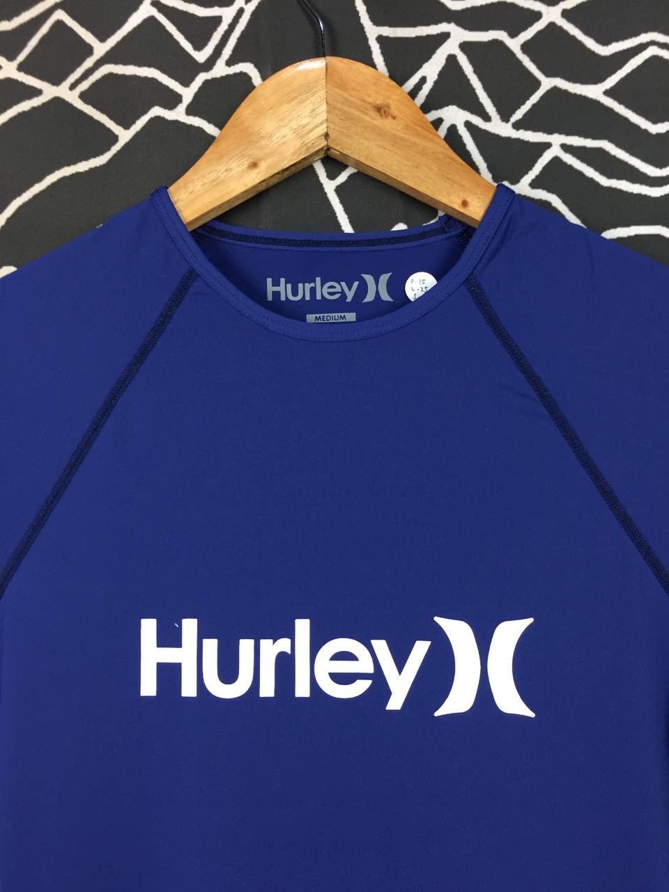 Hurley Hurley UPF 50+ Sun Protection Long Sleeve Rash Guard Size US M / EU 48-50 / 2 - 3 Thumbnail