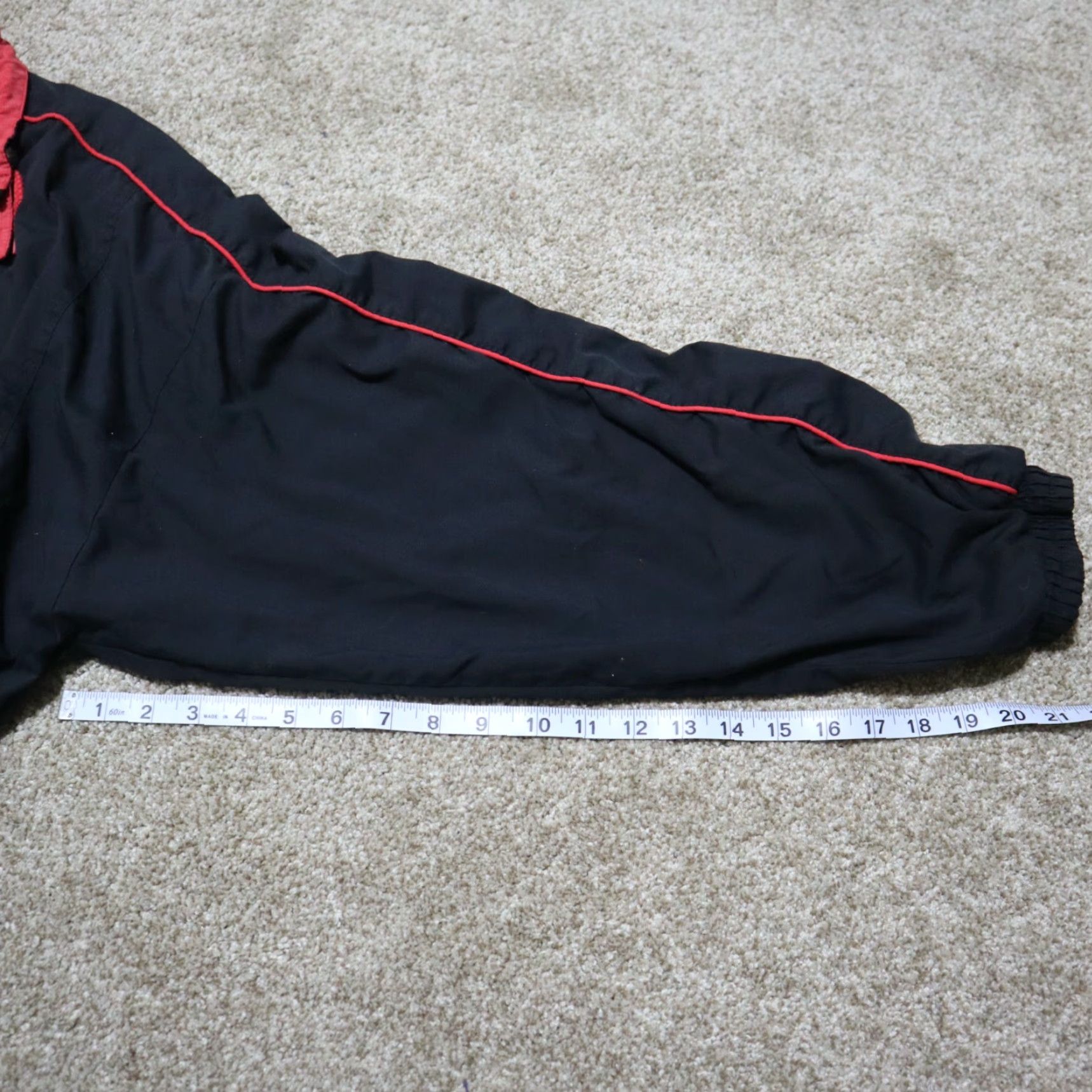 Reebok VINTAGE Reebok Jacket Windbreaker Mens XL Black Red Spell Out Coat Size US XL / EU 56 / 4 - 6 Thumbnail