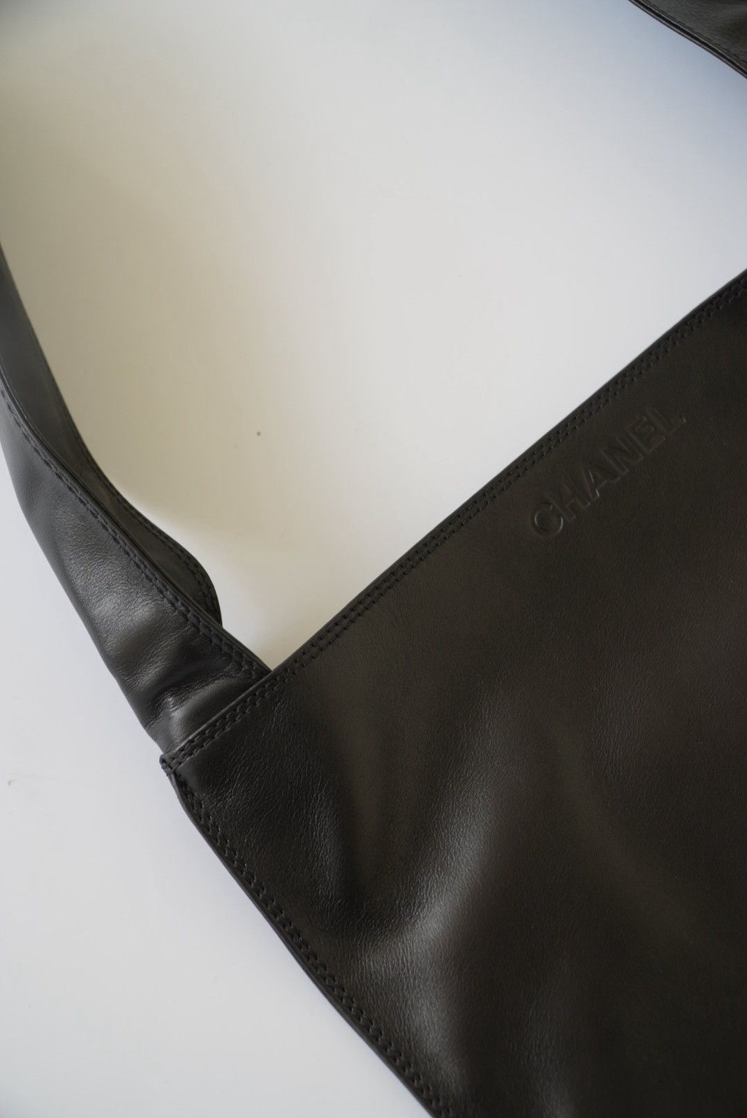Chanel Chanel Black Leather Shoulder Bag Size ONE SIZE - 10 Thumbnail