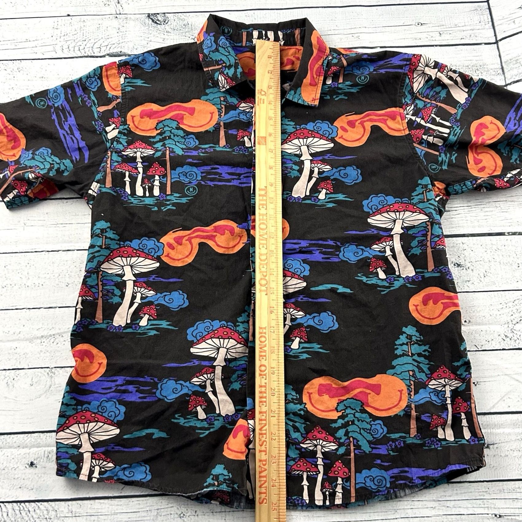 Vintage NEFF Short Sleeve Mushroom Button Front Shirt Mens Small Size US S / EU 44-46 / 1 - 3 Thumbnail