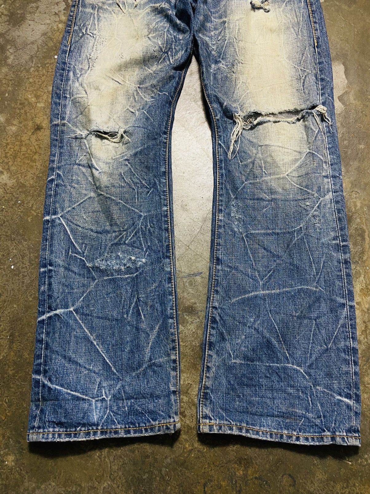 Seditionaries Co & Lu Distressed Flare Jeans Size US 33 - 3 Thumbnail
