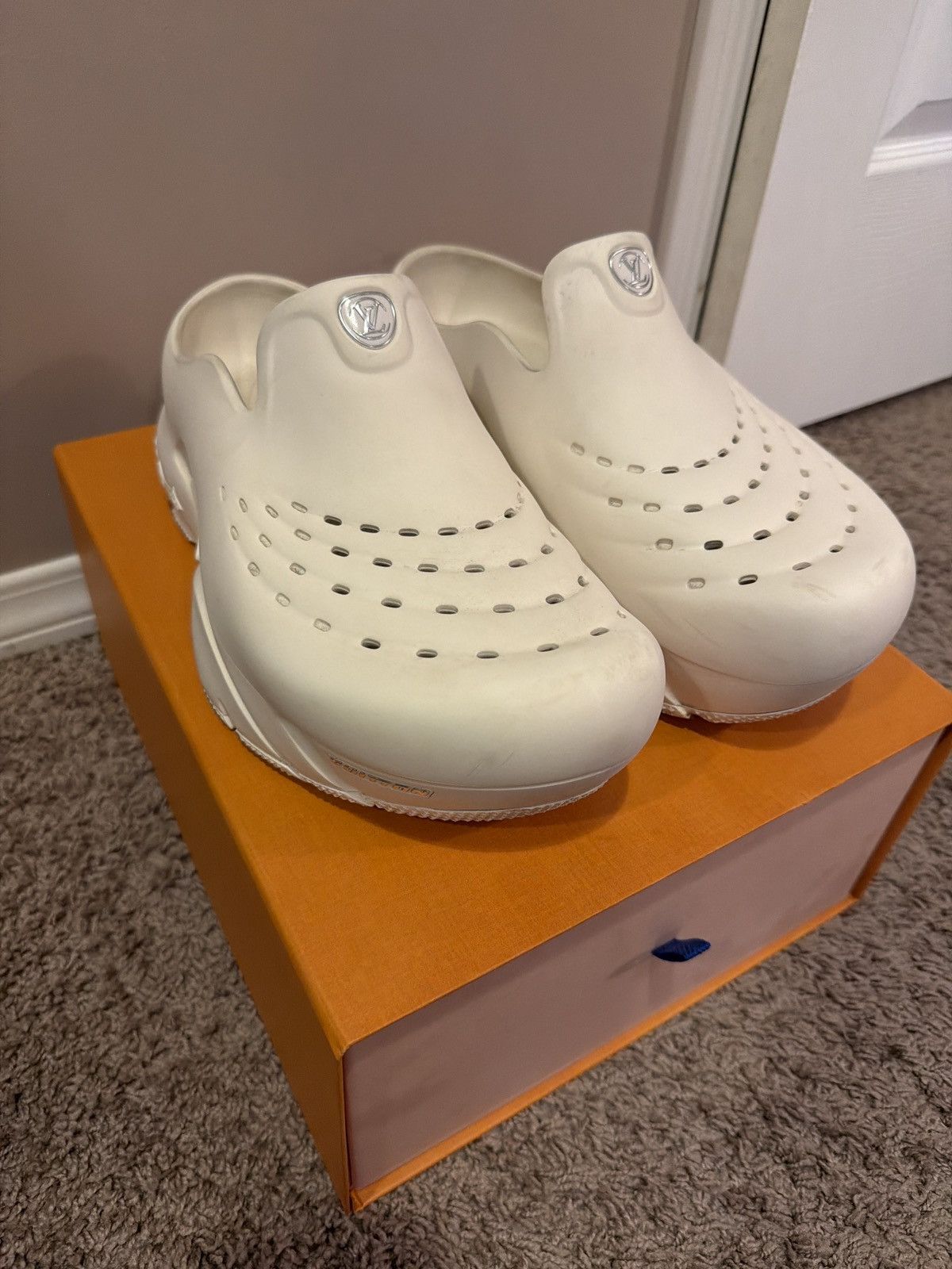 Louis Vuitton Louis Vuitton Shark Clog Size US 10 / EU 43 - 5 Thumbnail