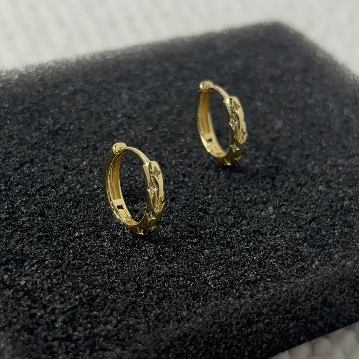 Jewelry Star Small Hoop Earrings for Women Men Unisex Earrings Size ONE SIZE - 1 Thumbnail