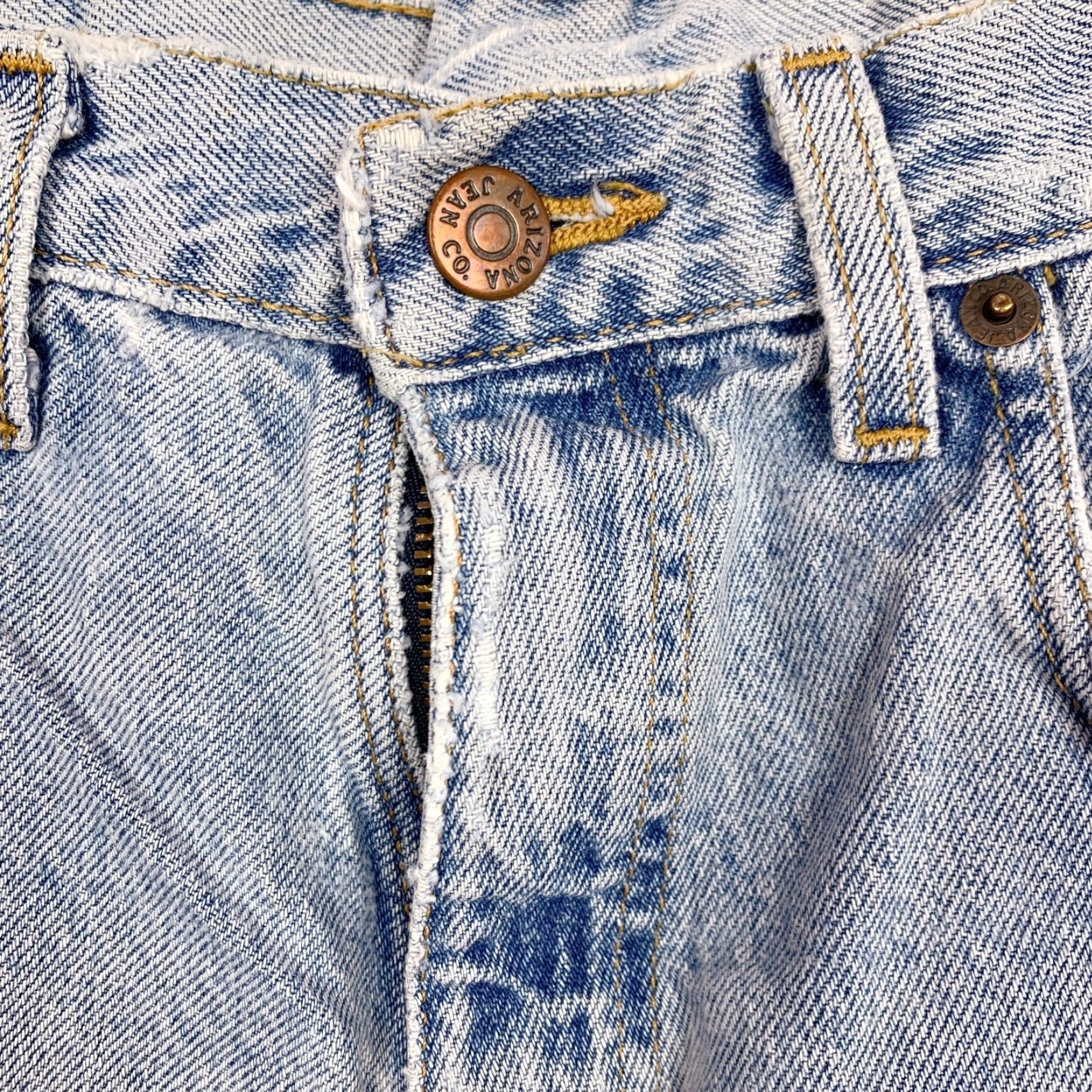 Vintage VINTAGE Arizona Jeans 90s Light Wash Denim Shorts Jorts Grunge 32 Men Blue Denim 90s Mens Shorts Size US 32 / EU 48 - 2 Thumbnail