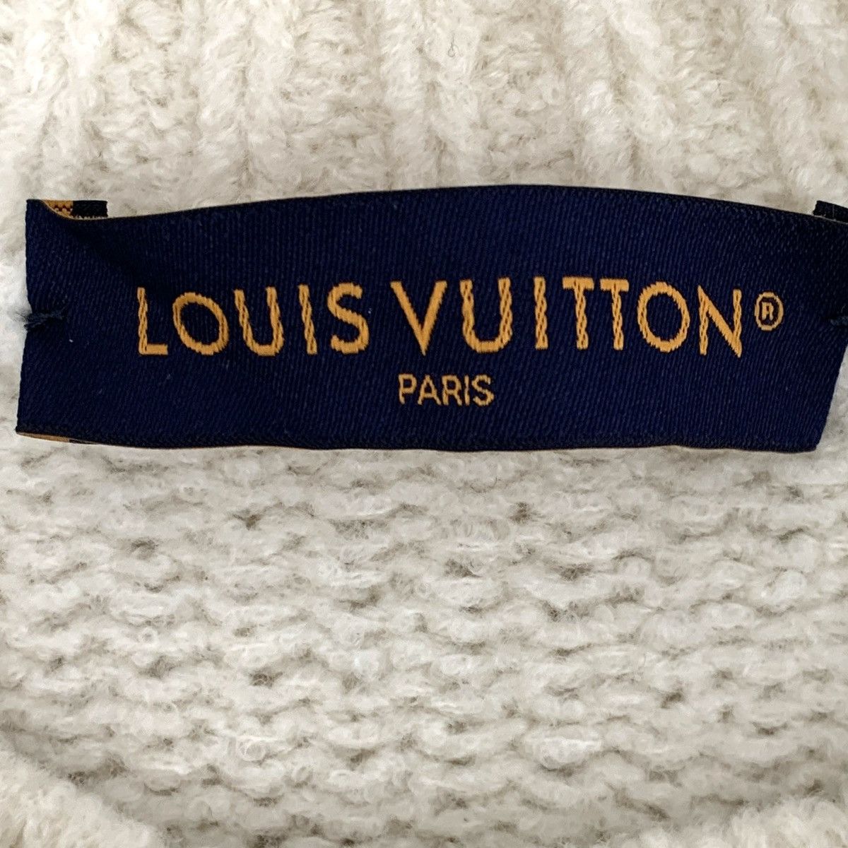 Louis Vuitton Louis Vuitton Off-white Wool Long Sleeve Knit Sweater K26WX Size M / US 6-8 / IT 42-44 - 4 Thumbnail