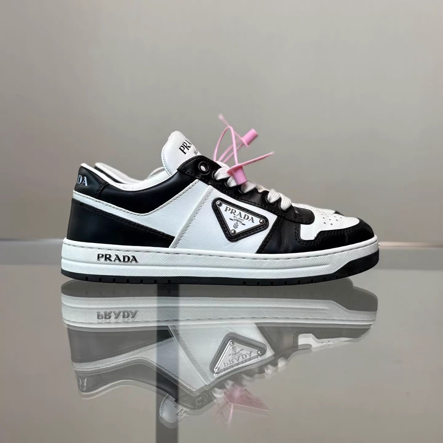 Prada Prada Downtown B&W TriLogo Shoes 35.5 98 DM1979 Size US 5 / IT 35 - 4 Thumbnail