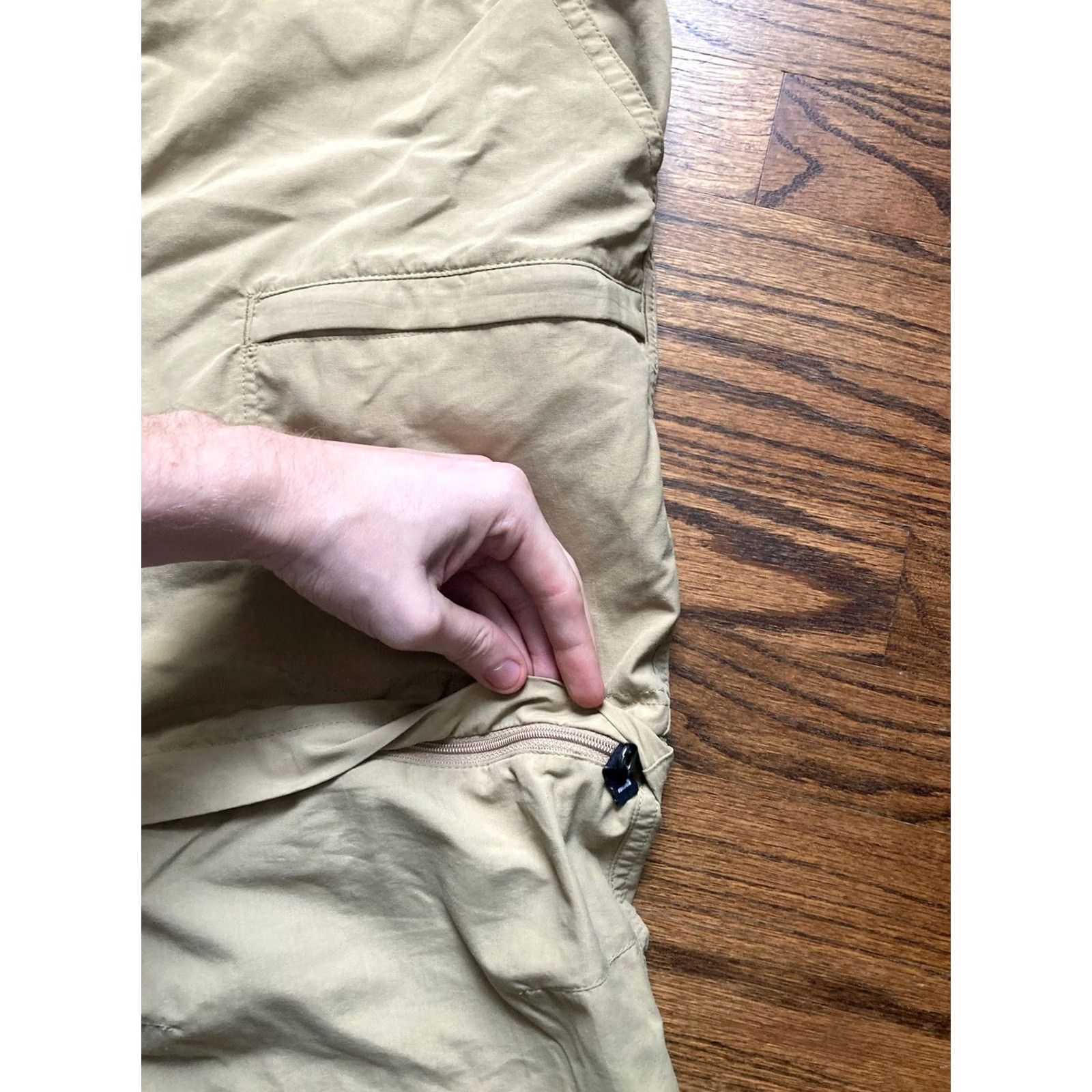 Vintage L.L. Bean Mens Large Beige Convertible Lightweight Hiking Pants Belted Zip Off Khakis Travel Workwear Casual Size US 33 - 5 Thumbnail