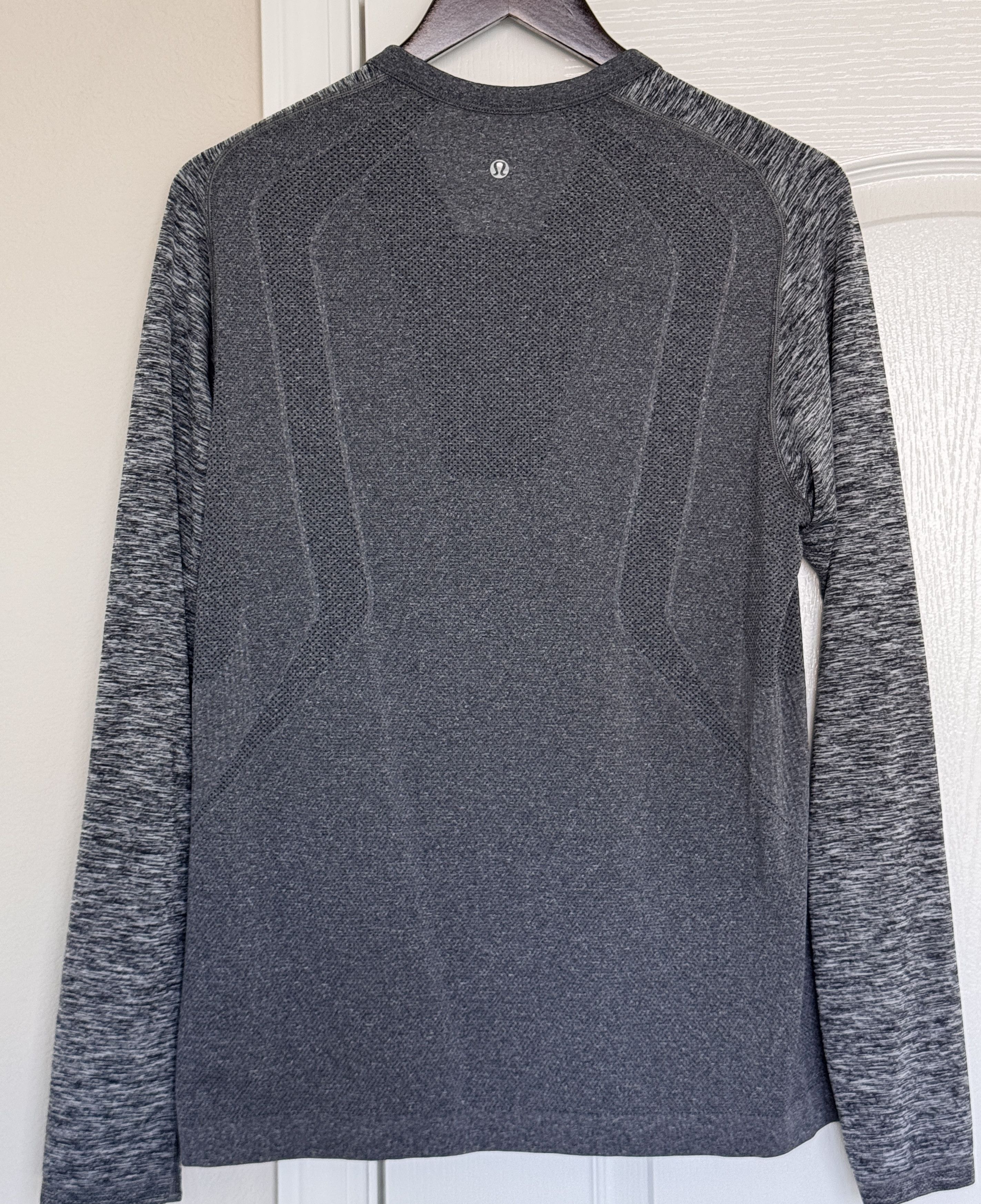Lululemon Henley Shirt Metal Vent Tech Grey Long Sleeve Size US M / EU 48-50 / 2 - 3 Thumbnail