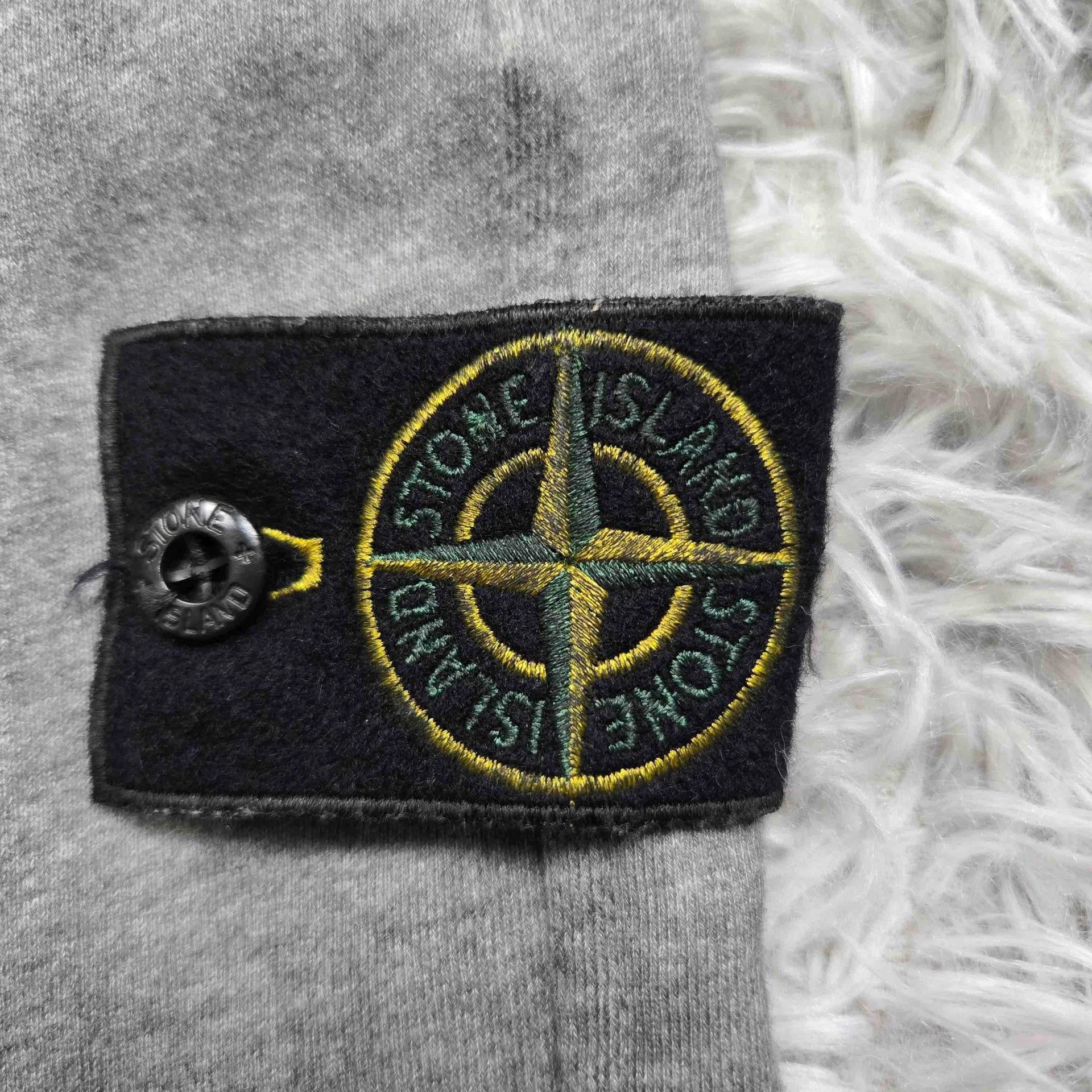 Stone Island stone island gradient wash shorts size large Size US 34 / EU 50 - 5 Thumbnail
