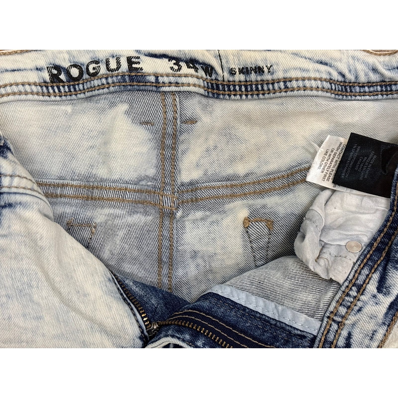Rogue Rogue Ninth Hall light wash skinny jeans graffiti 34x33 Size 34" / US 12 / IT 48 - 4 Thumbnail