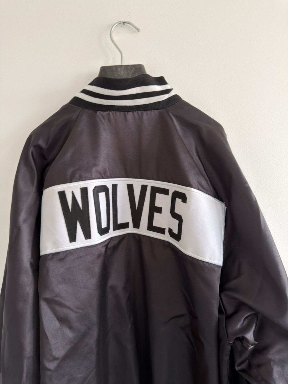 Darc Sport *RARE* OG DARC SPORT WOLVES BODYBUILDING FITNESS BOMBER Size US L / EU 52-54 / 3 - 9 Thumbnail