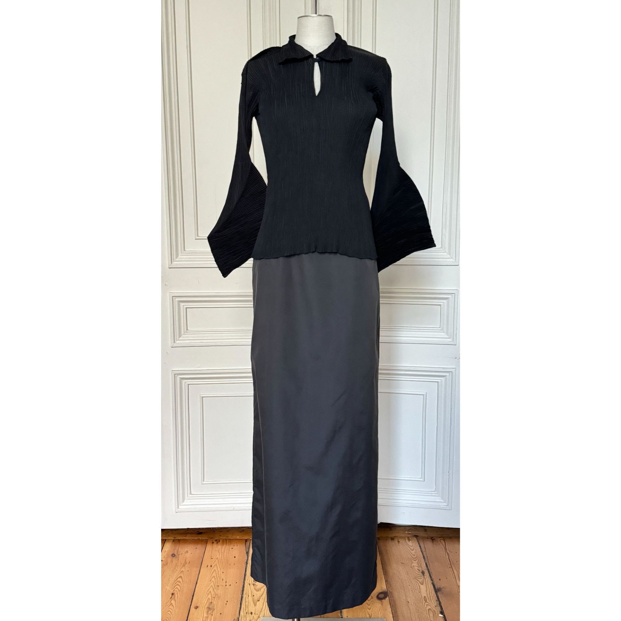 Issey Miyake Vintage Black Pleated Blouse Size M / US 6-8 / IT 42-44 - 2 Thumbnail