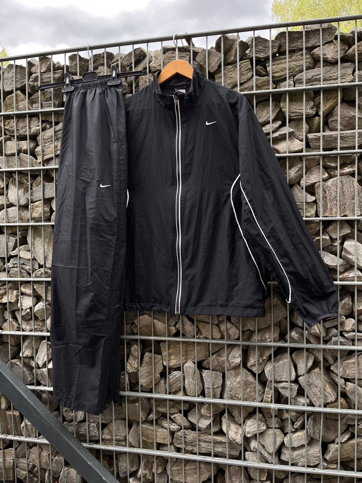 Nike Vintage Nike Swoosh Track Suit Nylon Y2K Windbreaker Rare Size US L / EU 52-54 / 3 - 2 Thumbnail