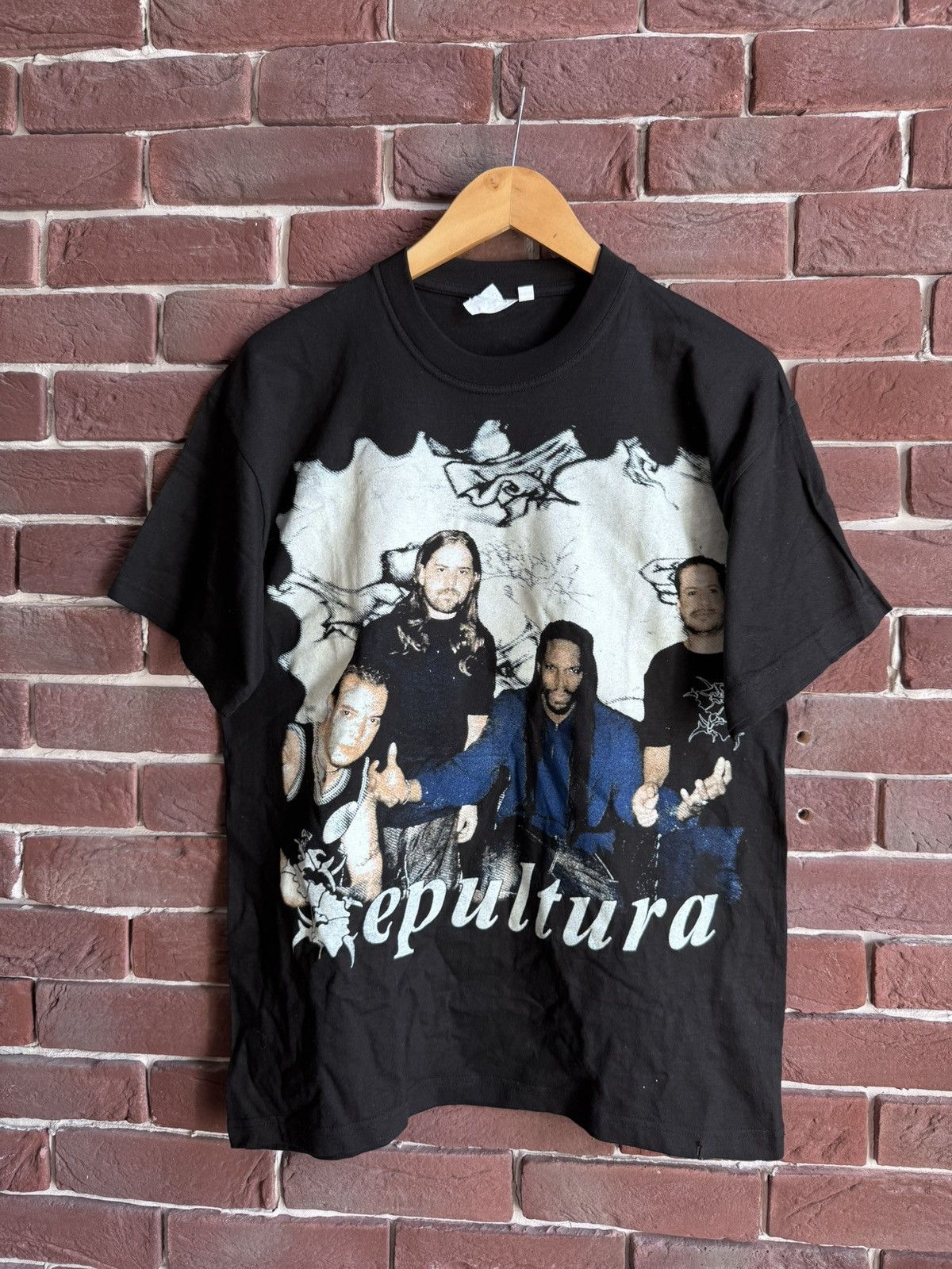 Band Tees DRY ROT Vintage 90s Sepultura Metal Band Tee Grail xl Size US L / EU 52-54 / 3 - 1 Thumbnail