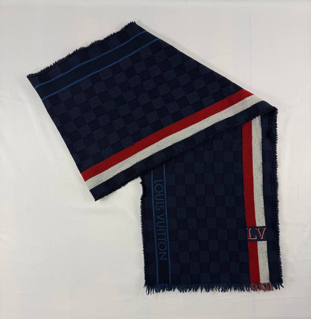 Louis Vuitton Louis Vuitton Echarpe Messenger Damier Wool Scarf M70338 Size ONE SIZE - 1 Thumbnail