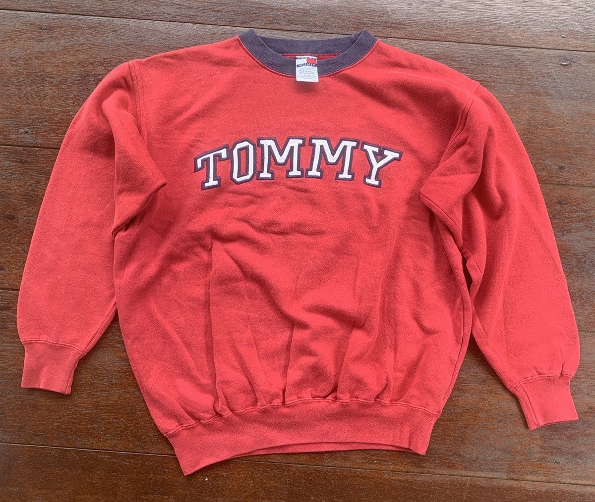 Tommy Hilfiger × Vintage Vintage Tommy Hilfiger embroidery logo sweatshirt Size US L / EU 52-54 / 3 - 1 Thumbnail