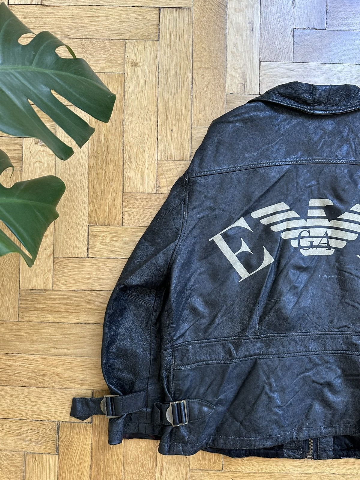 Emporio Armani Emporio Armani Vintage 80s Cropped Buckel Leather Jacket Size US M / EU 48-50 / 2 - 3 Thumbnail