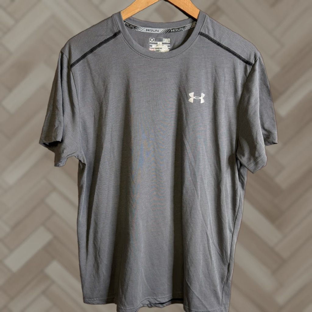 Under Armour Under Armour Shirt Mens L Gray Short Sleeve Active HeatGear Run Size US L / EU 52-54 / 3 - 1 Thumbnail