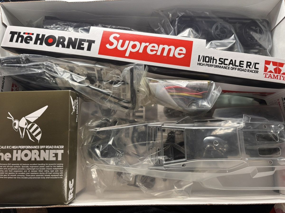 Other Supreme FW18 Tamiya Hornet Car + EXPEC Remote Missing Parts Size ONE SIZE - 6 Thumbnail