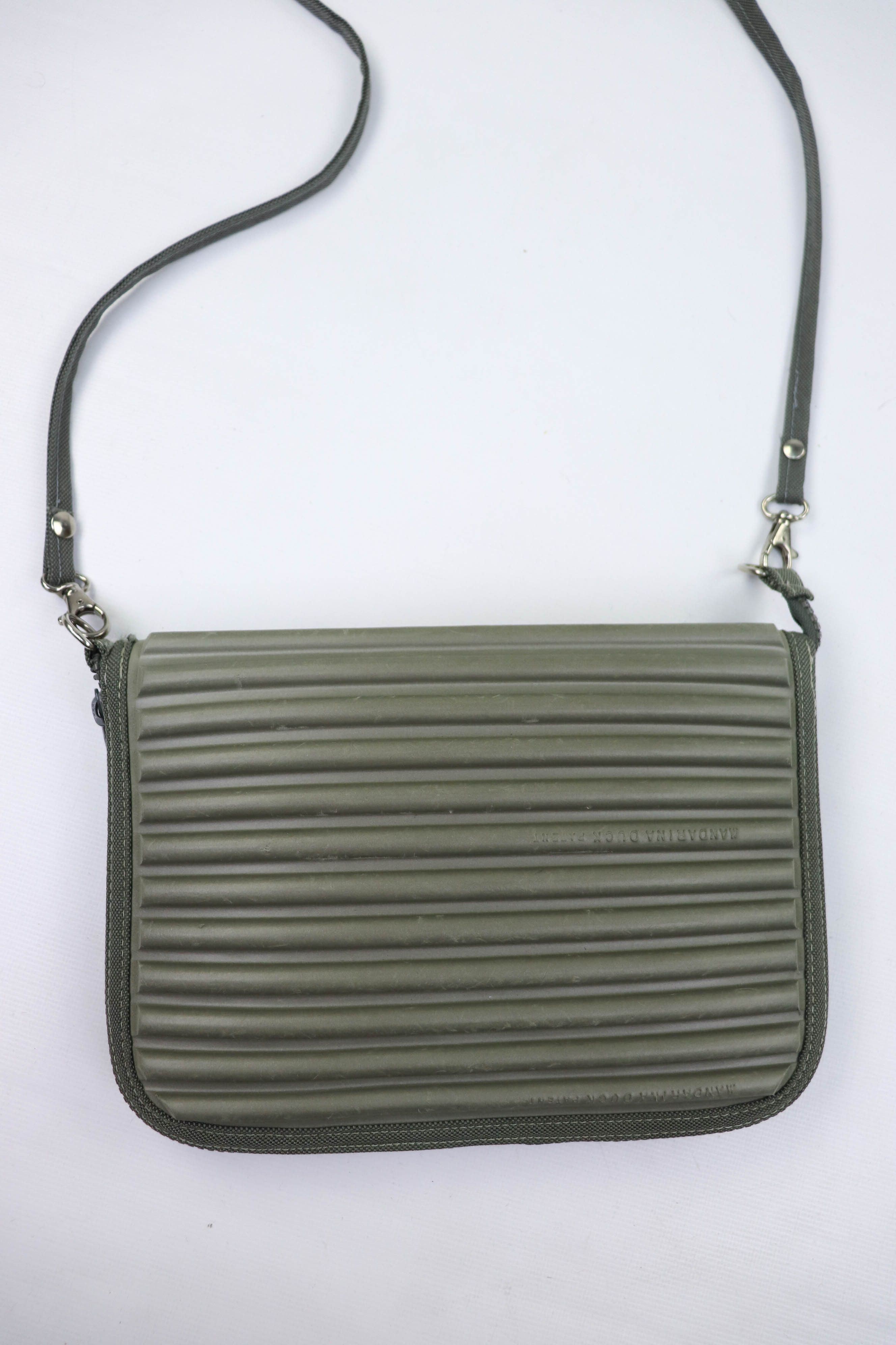Mandarina Duck Vintage Mandarina Duck Patent Ribbed Plastic Crossbody Bag Size ONE SIZE - 3 Thumbnail