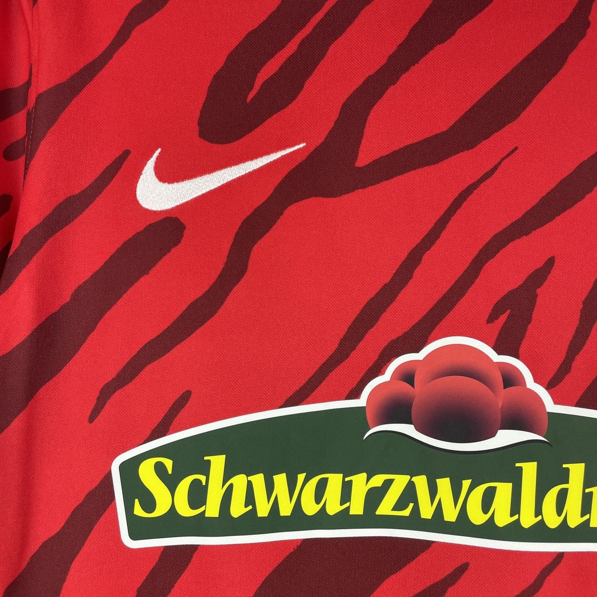 Nike SC Freiburg Roland Sallai Home Jersey Nike Shirt 2021/2022 Size US M / EU 48-50 / 2 - 3 Thumbnail