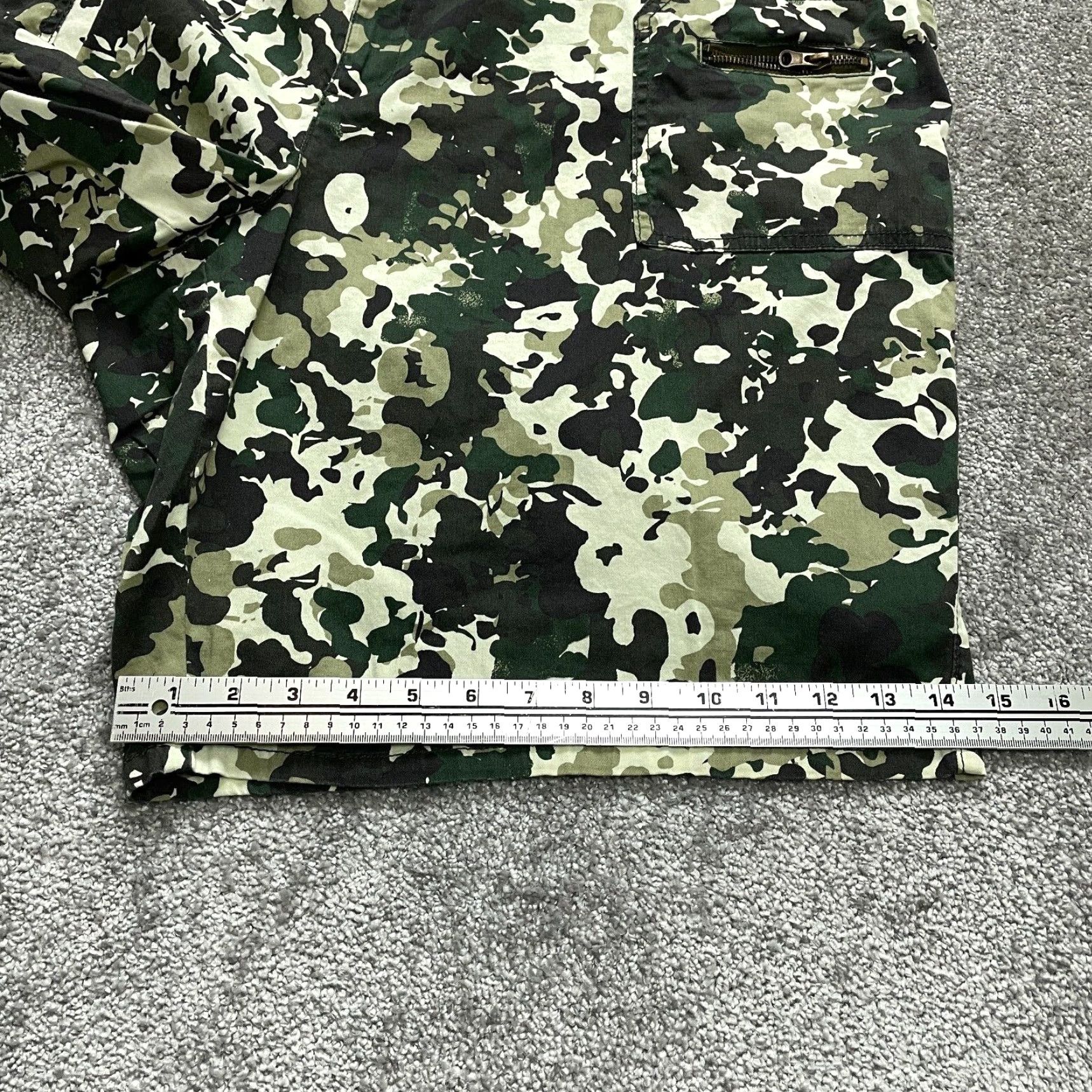 Vintage VINTAGE? No. (Not Vintage) Actually: Cato Chino Shorts Womens Plus 24W Green Camo Cotton Zip Pockets Casual 11" Insm Size 30" / US 8 / IT 44 - 2 Thumbnail
