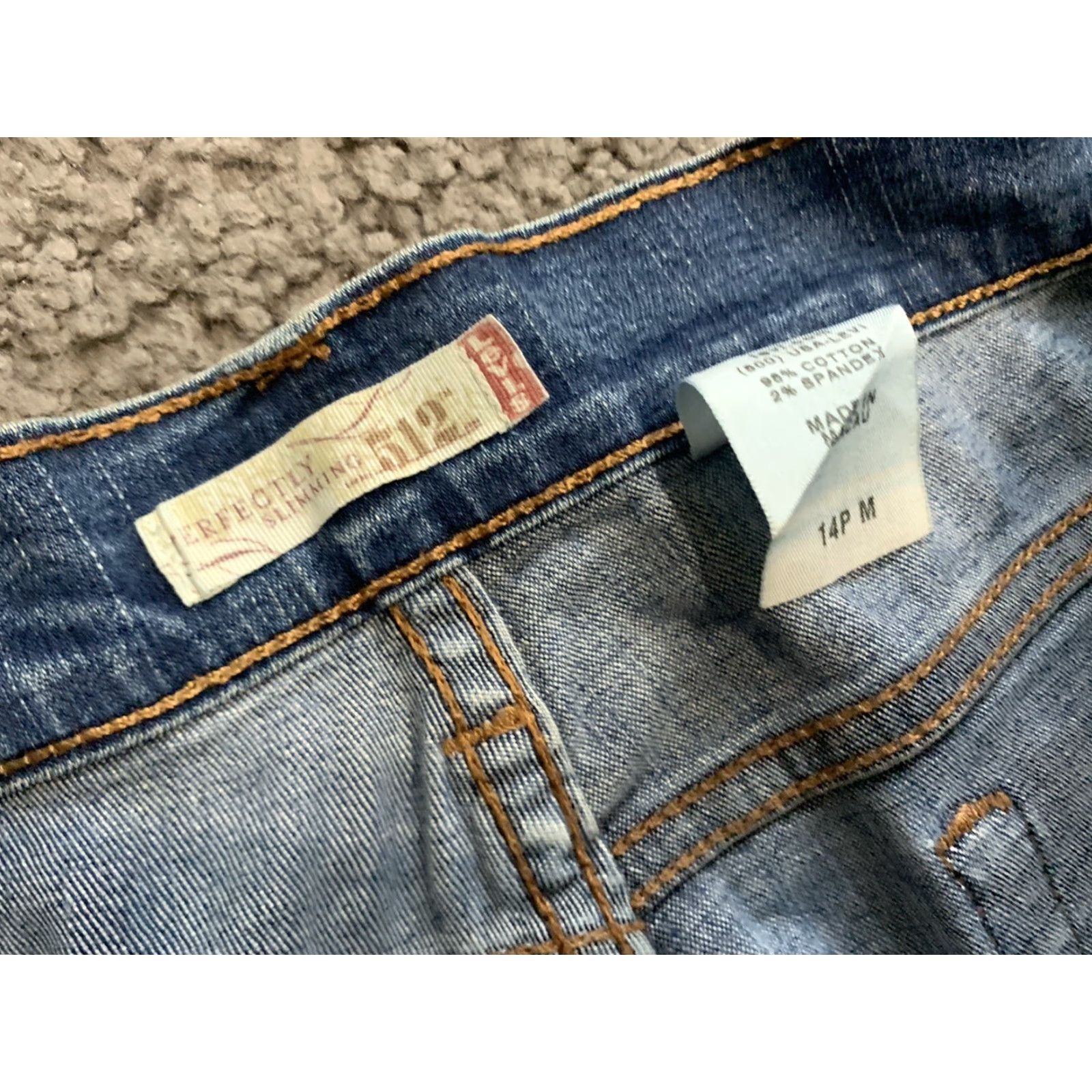 Vintage VINTAGE Levis? 512 Perfectly Slimming Boot Cut Jeans Women's 14P 30x29 Blue Denim Stretch 90s Designer Jeans Womens Size 36" / US 14 / IT 50 - 6 Thumbnail