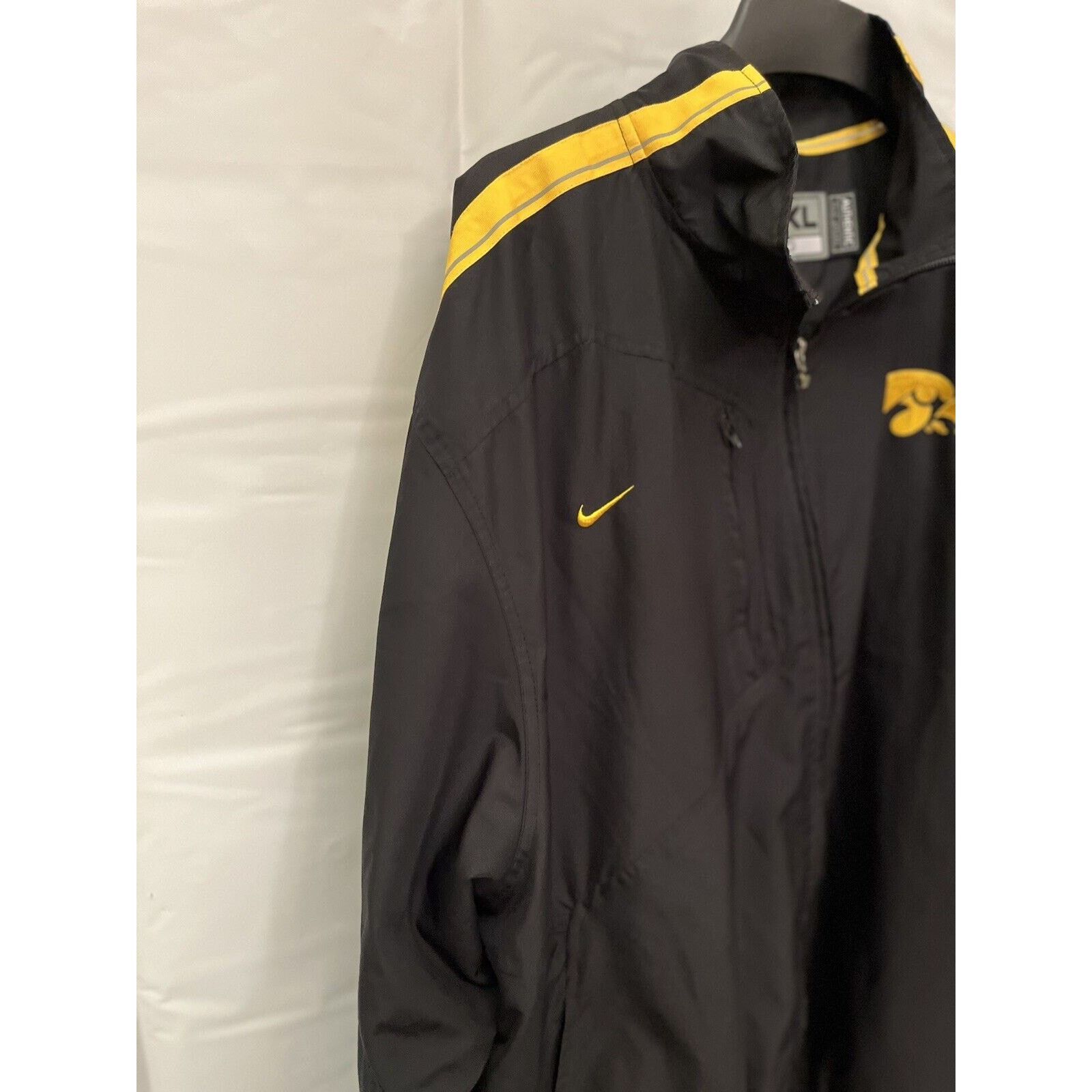 Nike VTG Nike Team Iowa Hawkeyes Jacket - Zip Up - Black Mens 2XL Size US XXL / EU 58 / 5 - 8 Thumbnail