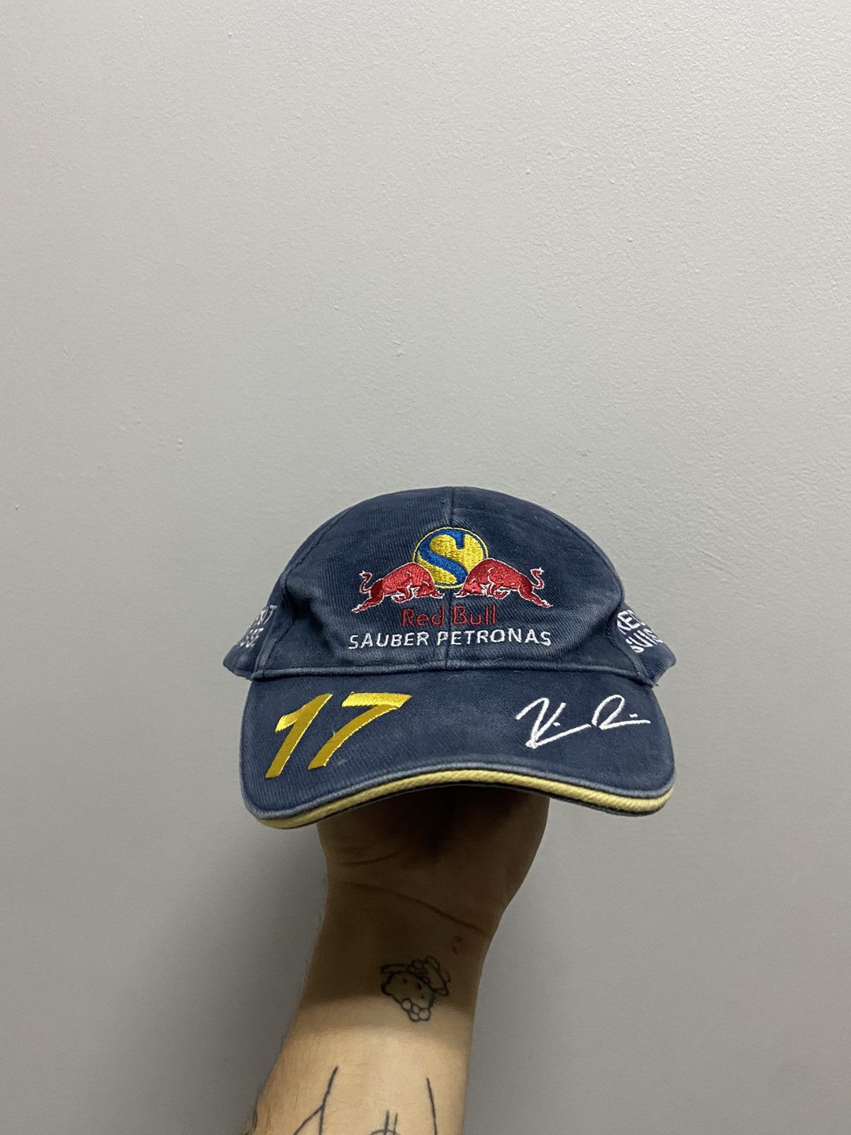Red Bull × Vintage Red bull sauber Petronas racing cap vintage big logo Size ONE SIZE - 2 Thumbnail