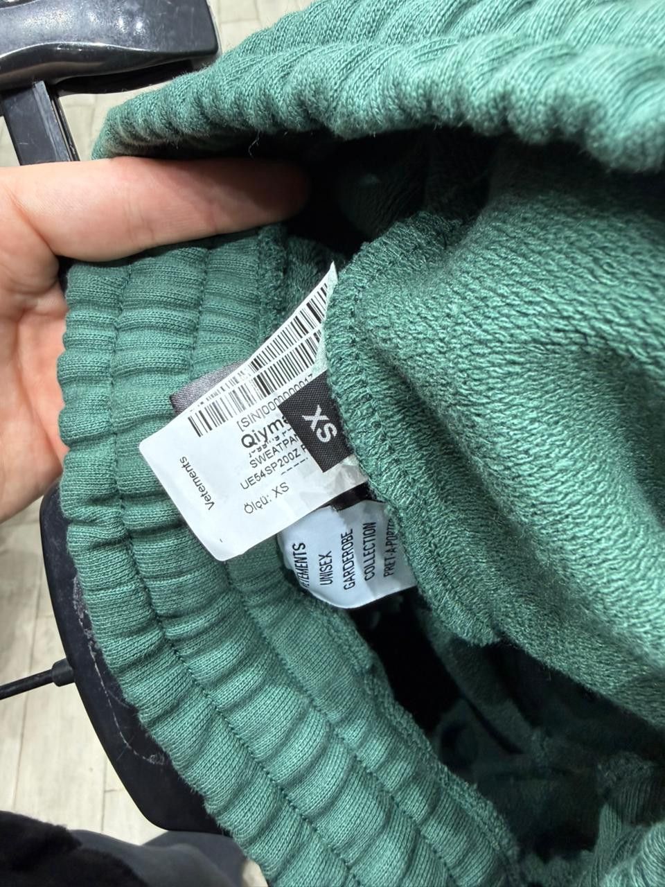 Vetements CC28 Logo Detail Cotton Track-Pant in Green Size US 28 / EU 44 - 6 Thumbnail