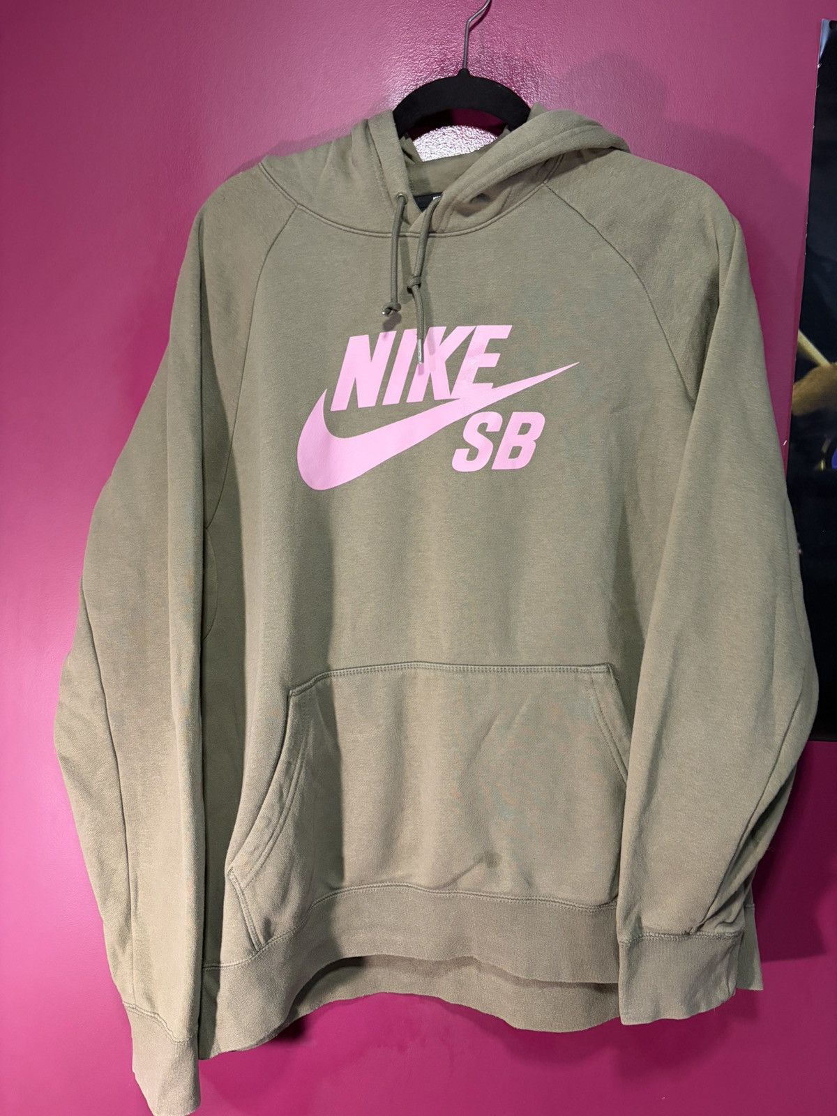 Nike SB Olive and pink nike SB hoodie Size XL / US 12-14 / IT 48-50 - 1 Thumbnail