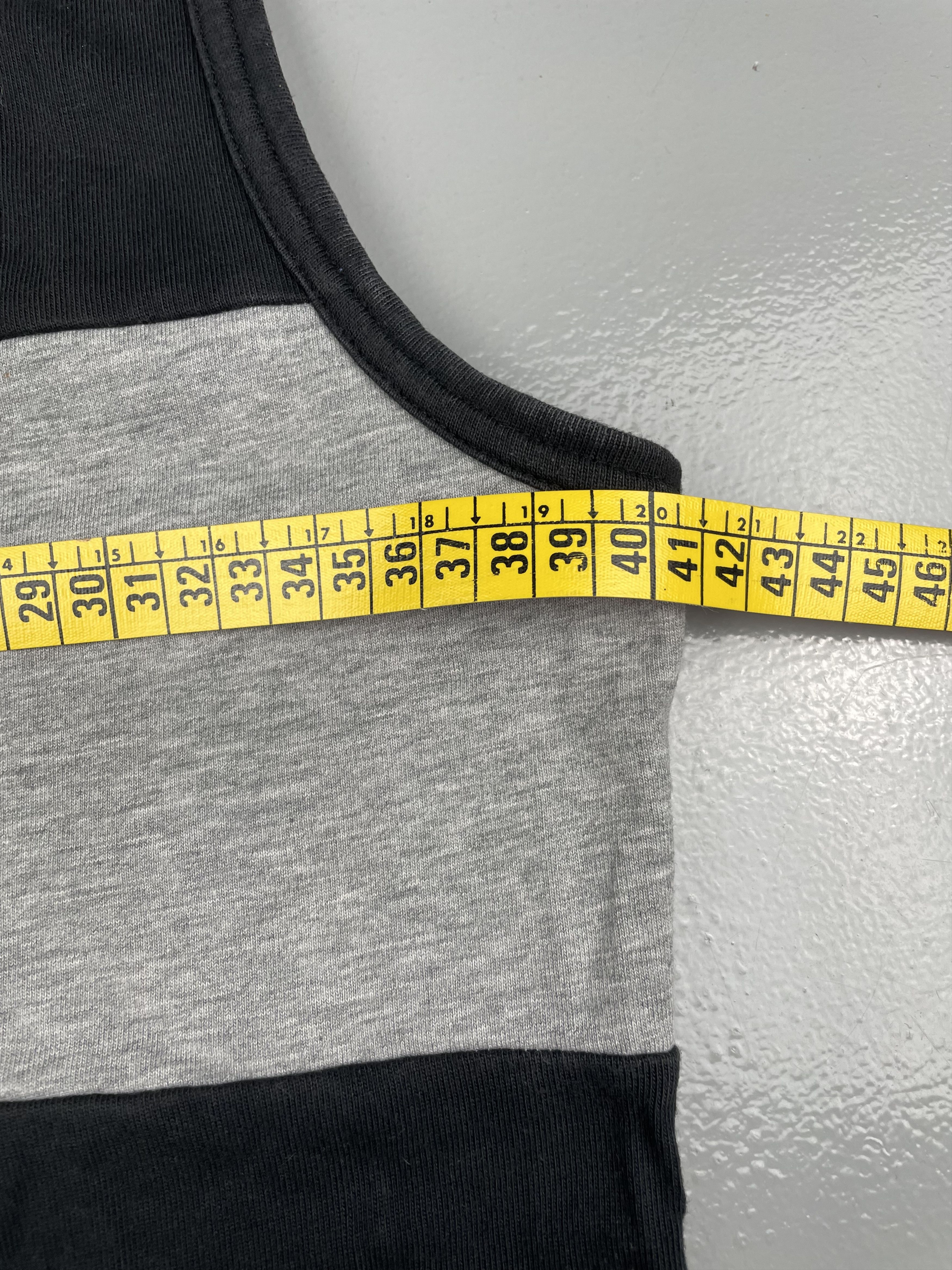 Y-3 Y-3 S/S 2004 men's logo tank top - size XS Size US XS / EU 42 / 0 - 9 Thumbnail