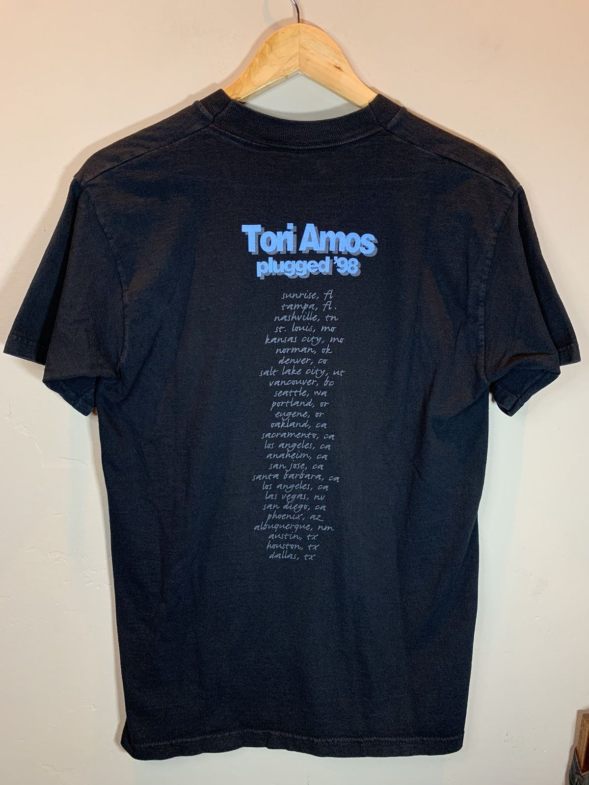 Band Tees × Vintage *RARE* Vintage Tori Amos Plugged 1998 Tour Art Band T-Shirt Size US M / EU 48-50 / 2 - 2 Thumbnail