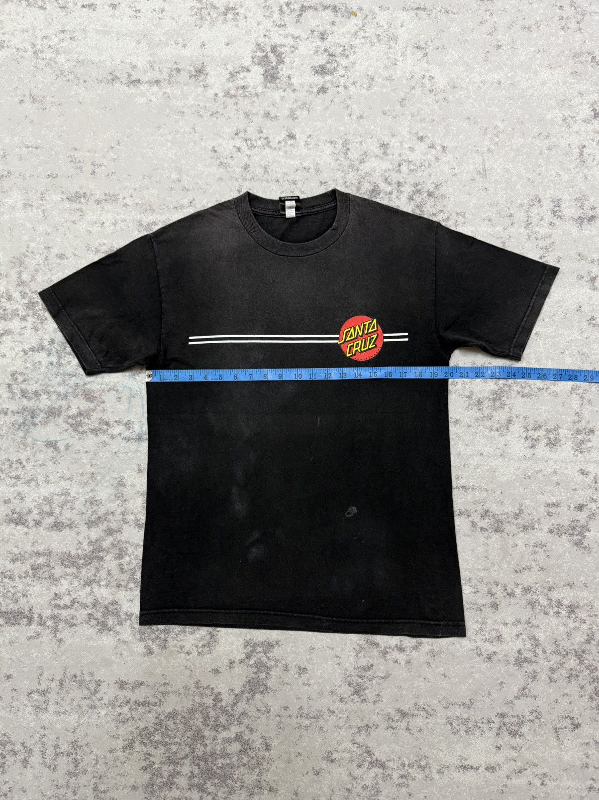 Santa Cruz Skateboards Vintage Santa Cruz Skateboards Sun faded Backhit logo Tshirt Size US M / EU 48-50 / 2 - 16 Thumbnail